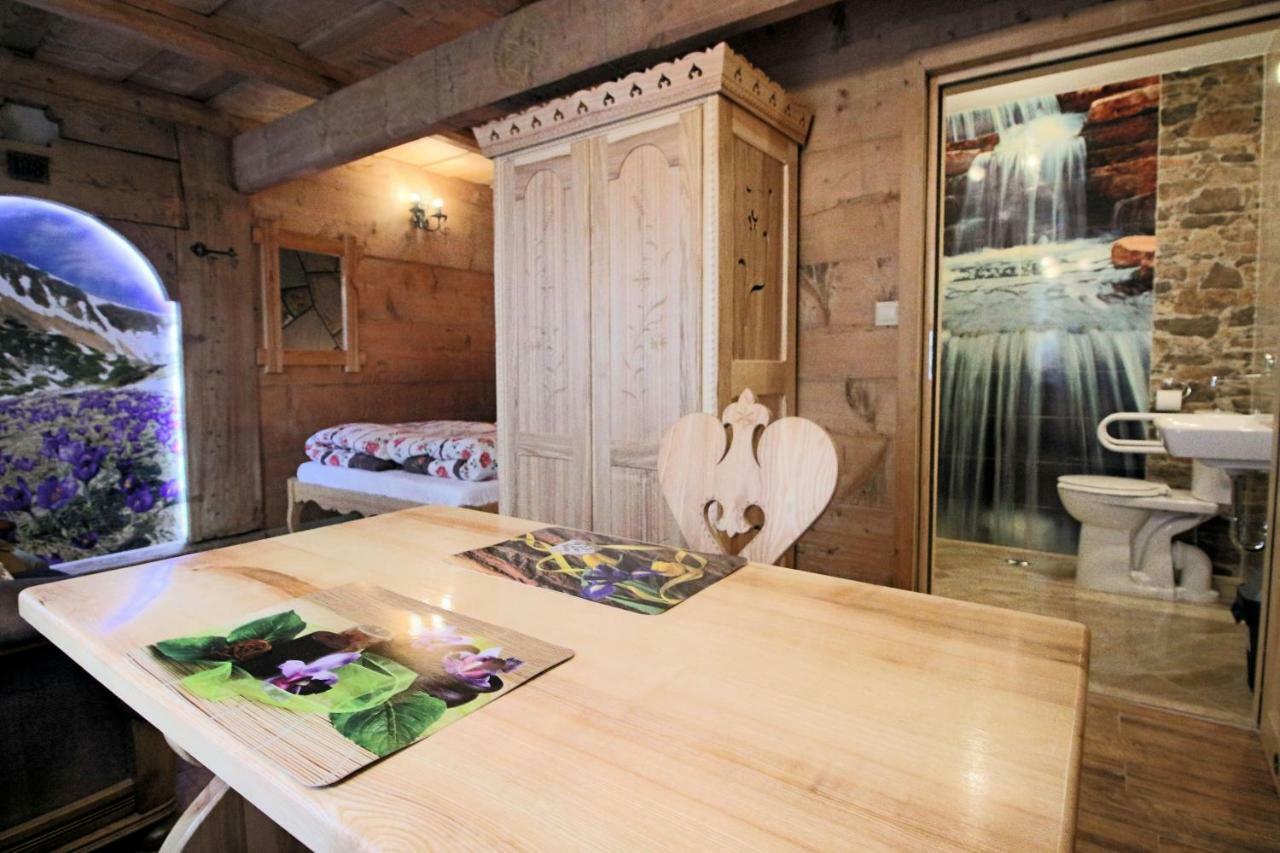 Goralski Domek Walus Zakopane - Scisle Centrum - Jedyny Domek Na Krupowkach ภายนอก รูปภาพ