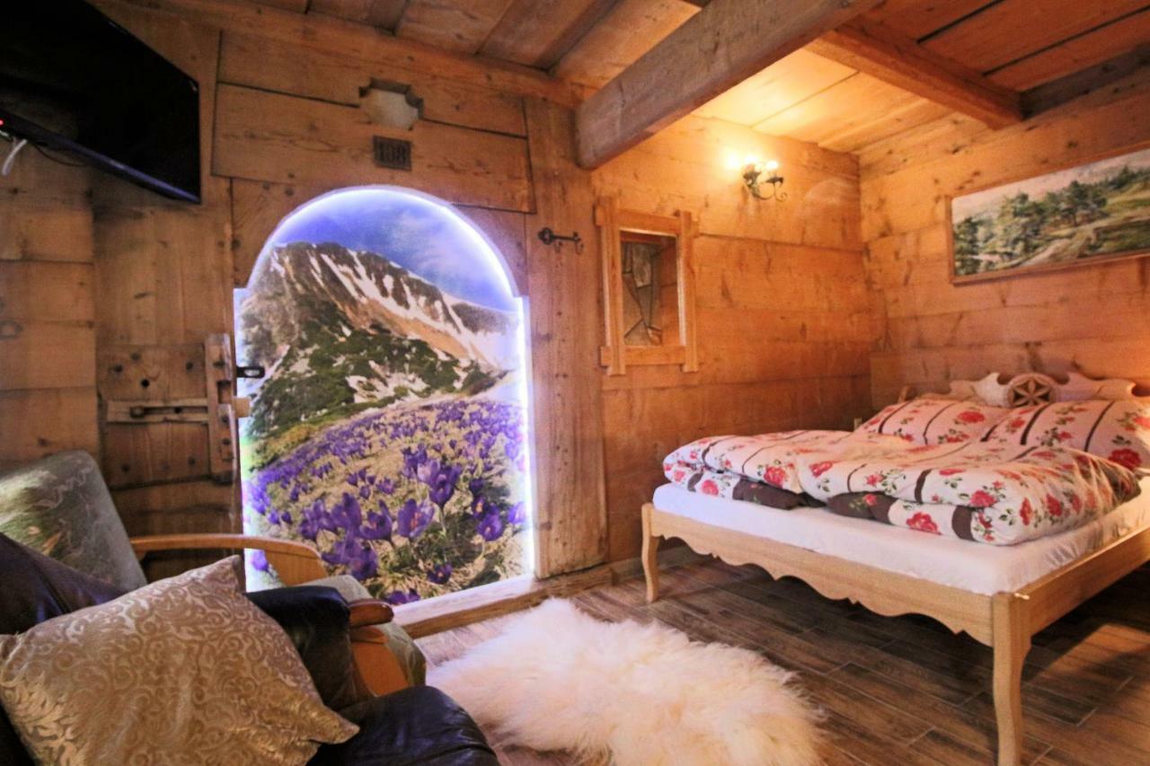 Goralski Domek Walus Zakopane - Scisle Centrum - Jedyny Domek Na Krupowkach ภายนอก รูปภาพ